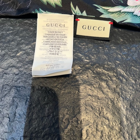 Gucci Hawaiian Soul Silk Scarf Brand New - Picture 4 of 6